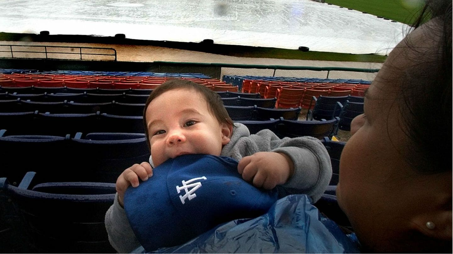 The US FDA says there are only risks, no benefits, for a common painkiller used by teething toddlers