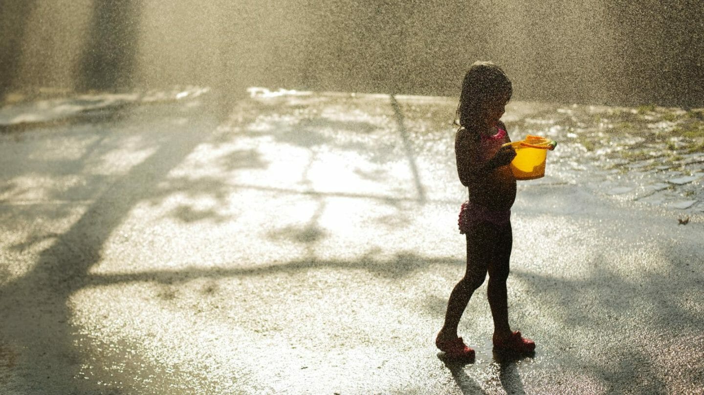 Psychologists recommend children be bored in the summer